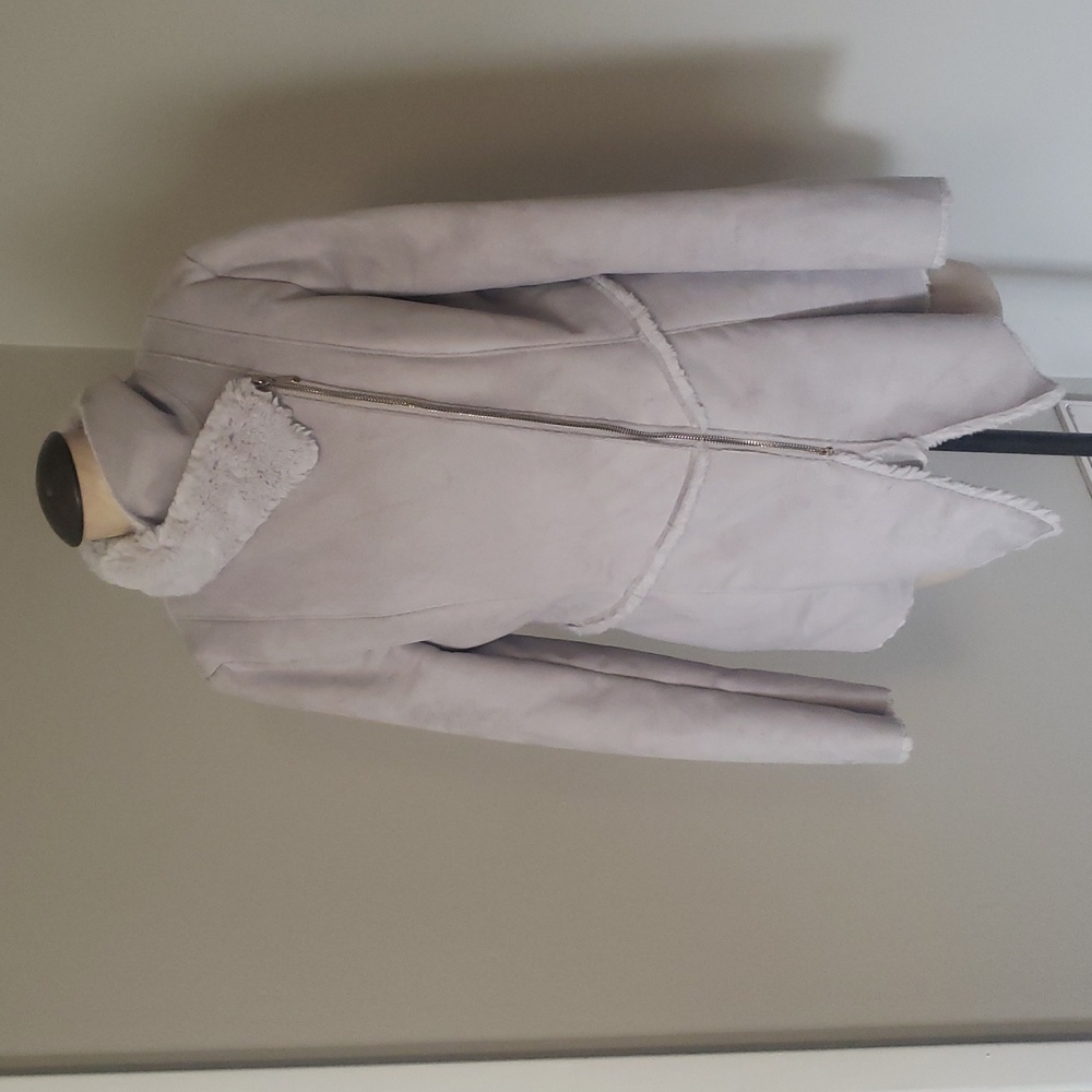 Fabulous Faux Fur - Picture 4 of 12